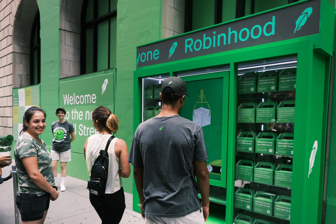 Robinhood, TradeStation, SoFi: How 3 online brokers compare for crypto trading